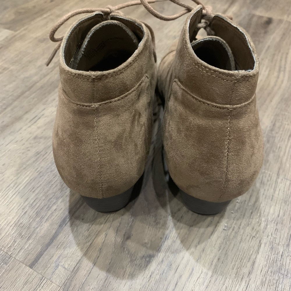 Mia booties - Picture 3 of 9